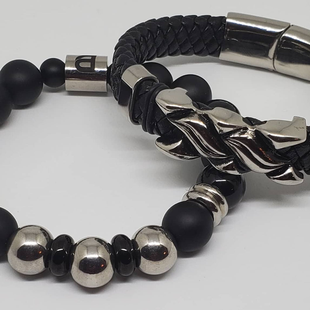 Smooth Black and Silver Set